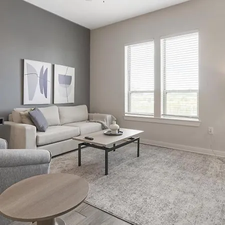 Landing Modern Apartment With Amazing Amenities